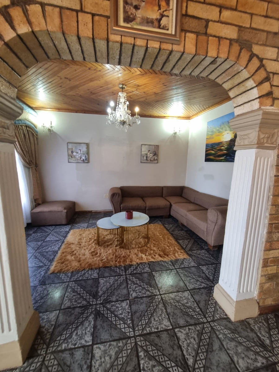 4 Bedroom Property for Sale in Kwa Nobuhle Eastern Cape